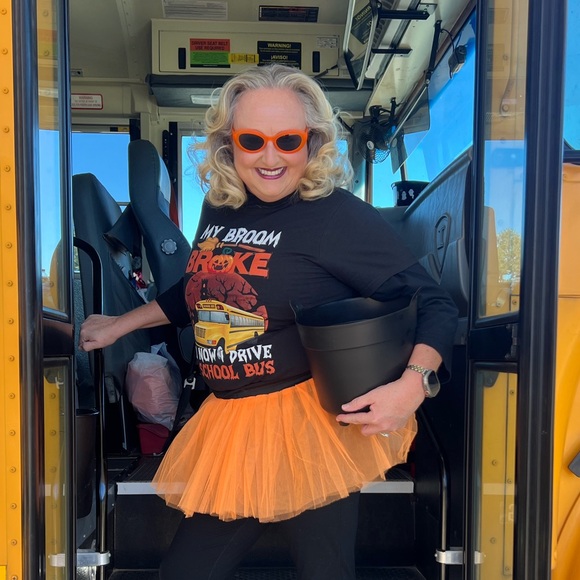 Meet your Posher, Julie - Picture 1 of 1